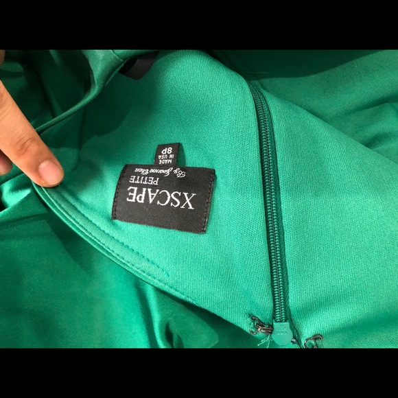 One-Shoulder Green dress - Picture 6 of 6